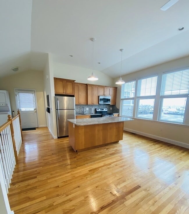 Photo - 554 Pleasant St Apartment Unit #2