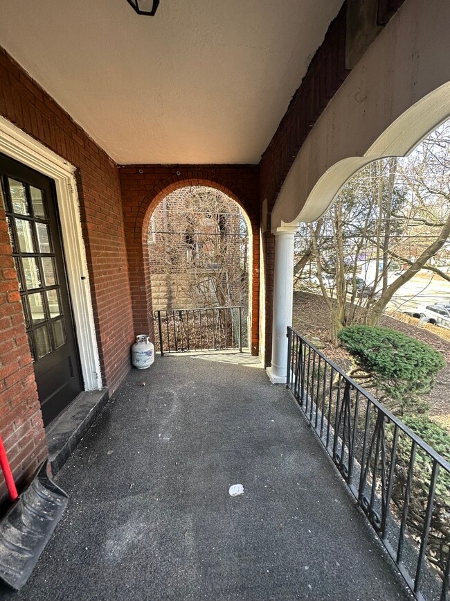 Photo - 5718 Beacon St Unit 5718