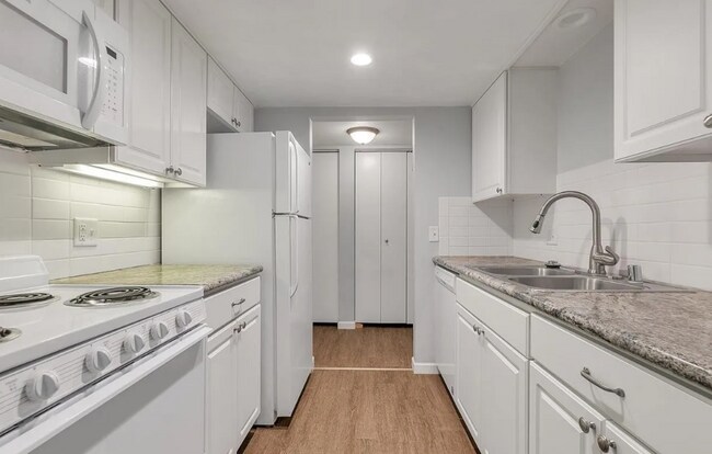 Walkthrough Kitchen - 7106 Fortune Dr