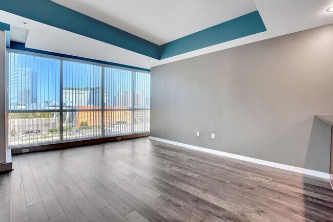 Photo - Panorama Towers T2-1005-Strip/City Views f... Unit 1005