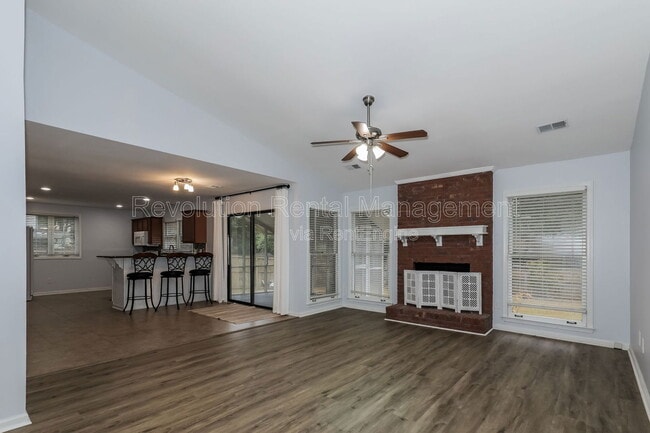 Photo - 105 Shannon Run