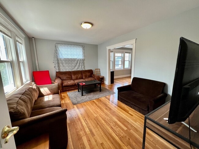 Photo - 37 Sterling St Apartments Unit 2
