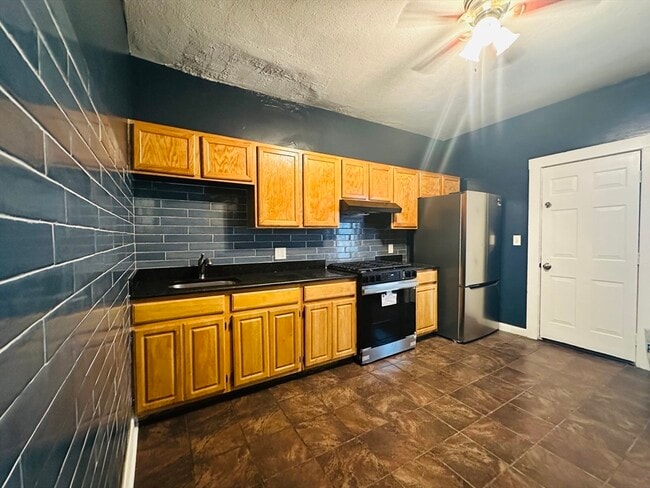 113 Dale St Unit 2