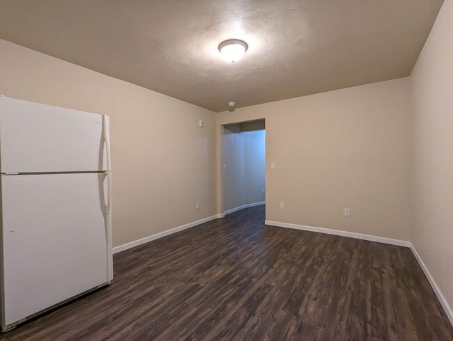 Photo - Great 1-Bedroom, 1-Bath Apartment In Springfield With On-site Laundry!