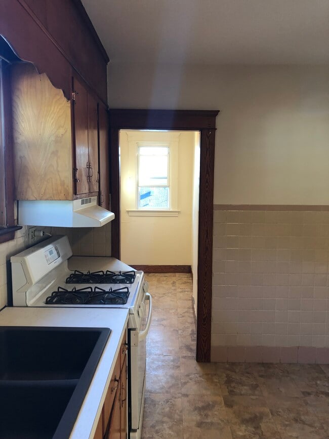 Photo - 37 Pine St Unidad 2ND FLOOR