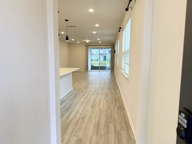 Photo - 162 Cedar Elm Way