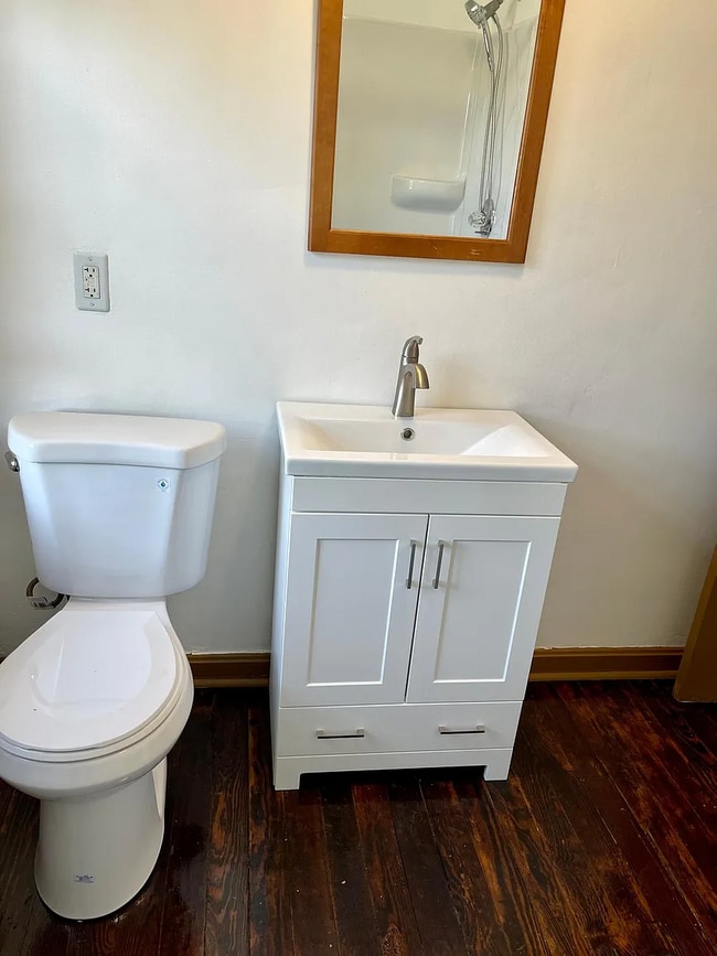 Photo - 3682 Glencairn Road