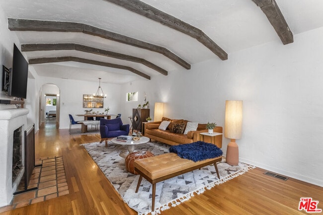 Photo - 11208 Kling St