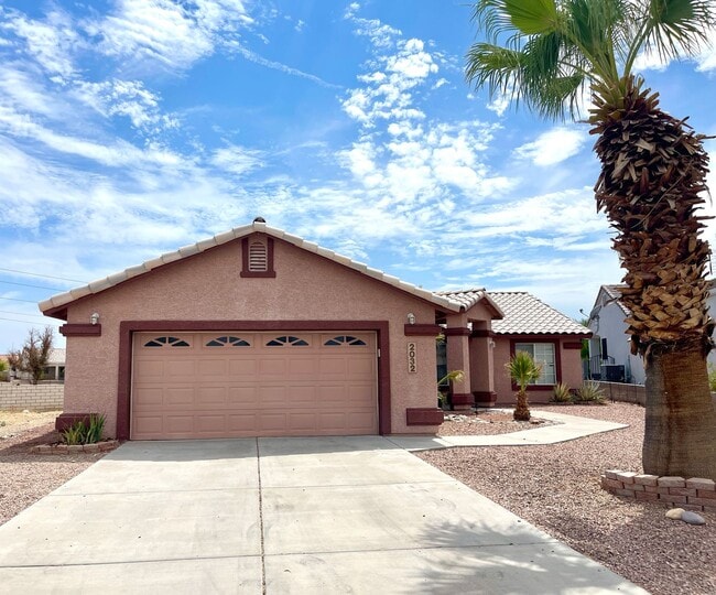 Building Photo - Cute 3 Bedroom Desert Lakes Golf Course Co... Rental