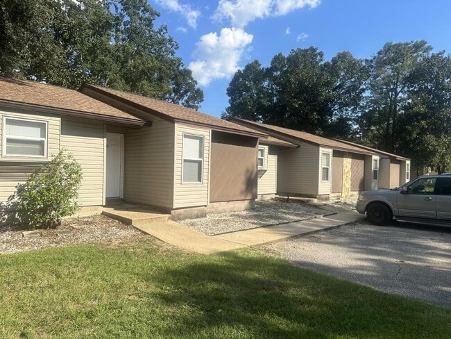Photo - 11620 Chemstrand Rd