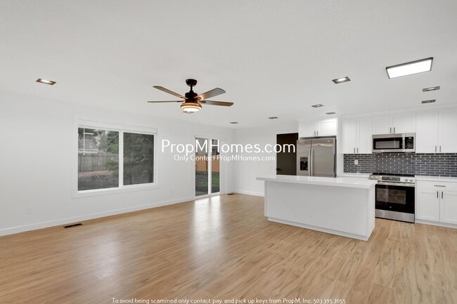 Photo - Newly Updated 3 Bedroom Aloha Home - Huge Yard!