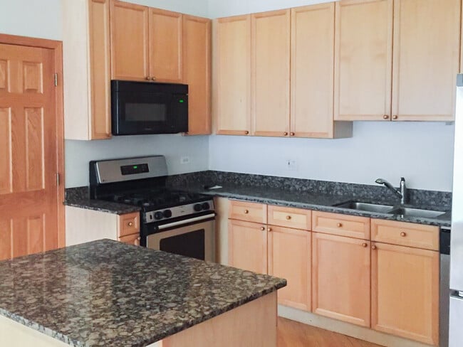 Photo - 2319-2551 N Southport