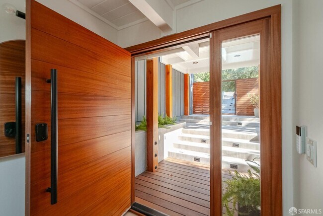 Photo - 800 Mariposa Rd