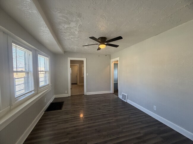 Photo - 5801 Wabash Ave