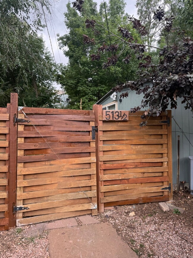 Building Photo - Beautiful and cozy 3 Bedroom 1 Bathroom Ho... Rental