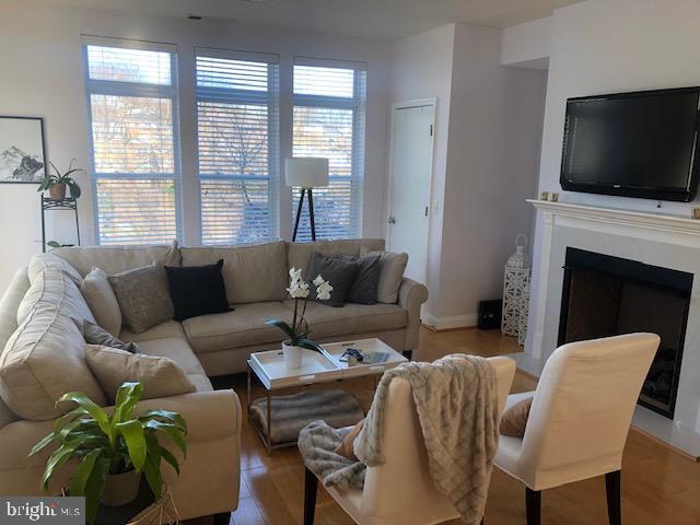 Photo - 1633 N Colonial Terrace Unit 201