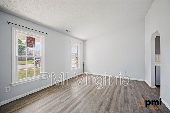 Photo - 1701 Darrow St