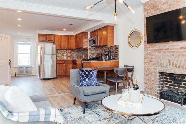 Photo - 27 Vanderbilt Ave Unit 3rd Fl