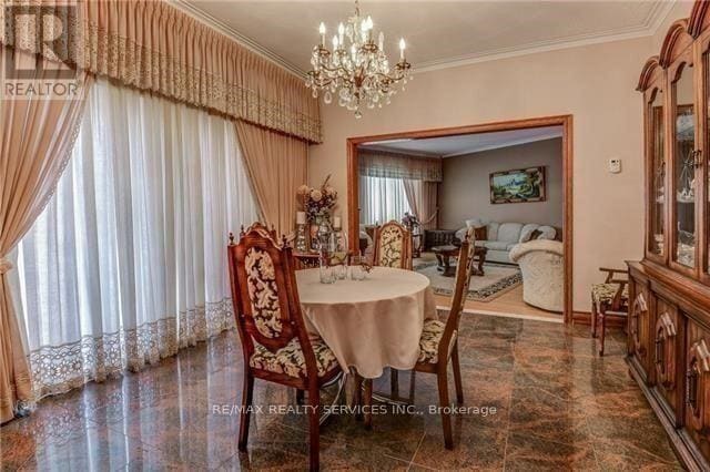 Photo - 32 Fenton Way