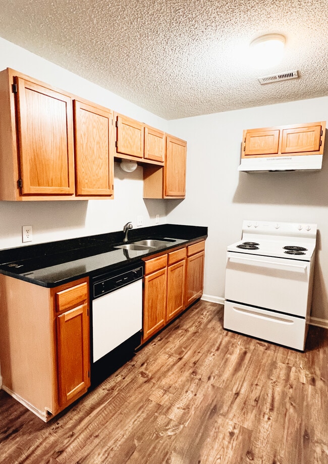 Photo - 350 Miller Pointe Dr Townhome