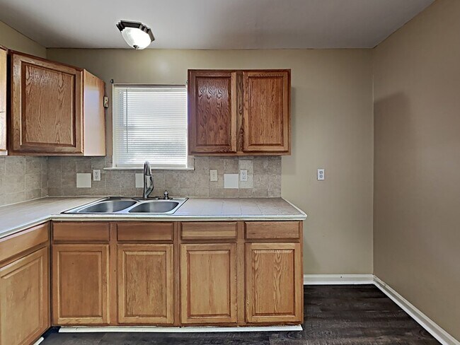 Photo - 202 Westchester Dr