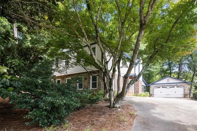 Building Photo - 4989 Kingswood Dr