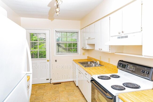 Photo - 657 Montclair Dr