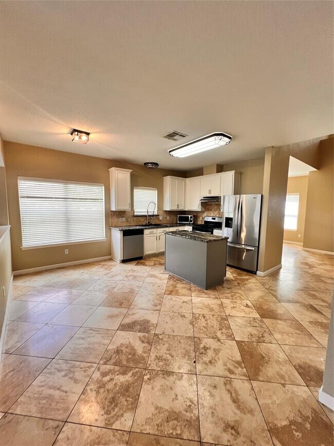 Photo - 1511 Tonia Loop
