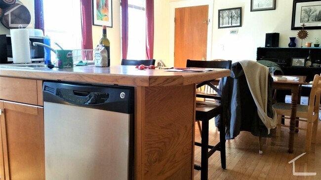 Photo - 6/1 No Fee! Sunny, updated 3BR in Porter Sq!