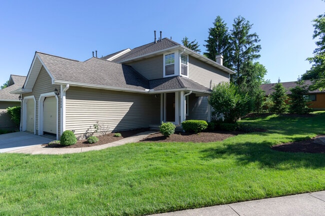 Building Photo - 2400 Wrens Dr S Rental