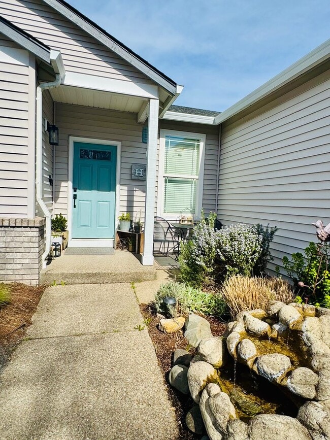 Photo - 3-Bedroom Home with Garden Oasis & Covered Patio – Bethel Neighborhood