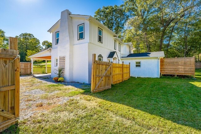 Photo - 103 S Germantown Rd