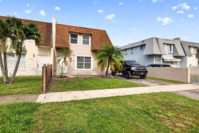 Building Photo - 5424 SW 44th Terrace