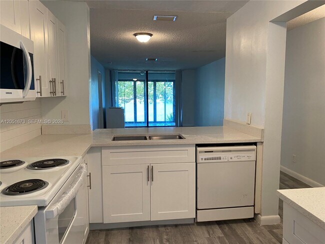 Photo - 201 Lake Pointe Dr Unit 205