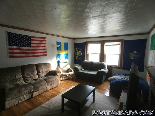 Building Photo - 22 Radnor Rd