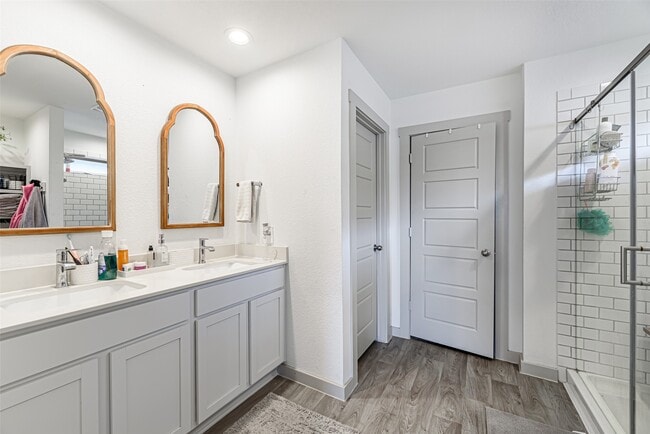 Building Photo - 246 Dusty Bridle Ln