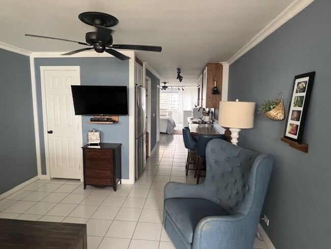 Photo - Fully Furnished One Bedroom Overlooking Pool on Ena Road in Waikiki Unit 1203B