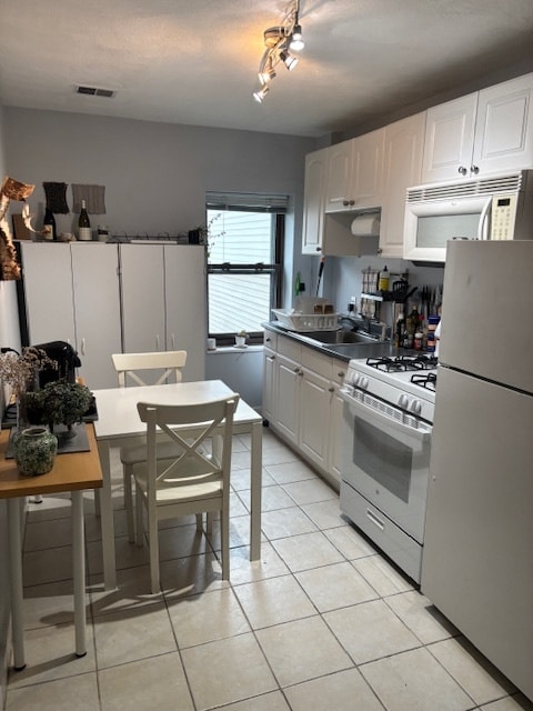 Photo - 281 W 3rd St Unit 3