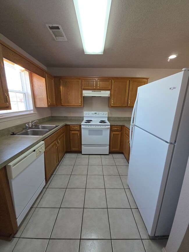 Photo - 200 E F St Unit 3