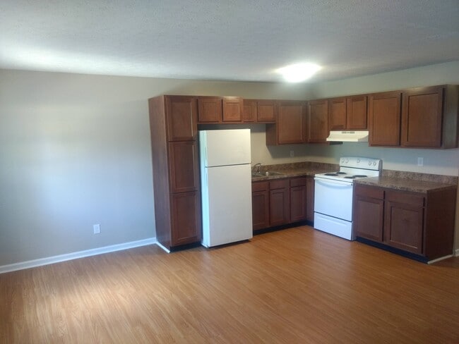 Kitchen - 120-122 Scotch Ct