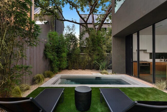 Photo - 5313 Avenue G