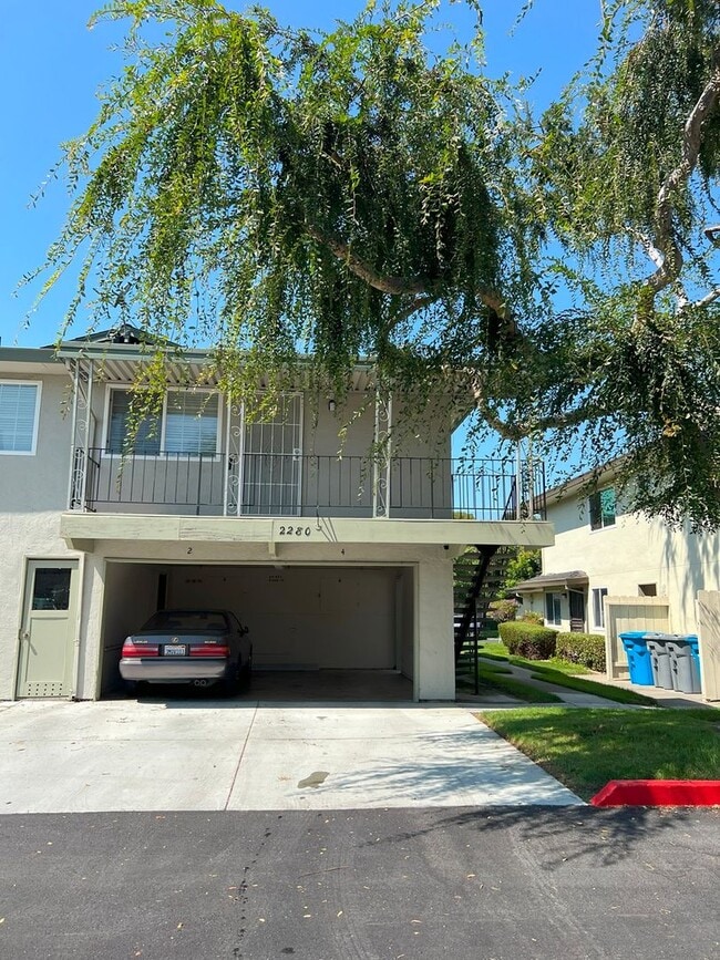 DESIREABLE UNION CITY NEIGHBORHOOD BEAUTIF... - DESIREABLE UNION CITY NEIGHBORHOOD BEAUTIF... House
