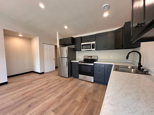 Building Photo - 1661-1663 Amy Street Unit 1661