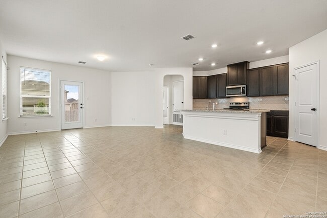 Photo - 246 W Flowing River Dr