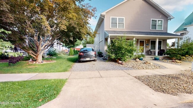 Photo - 118 N 3rd St