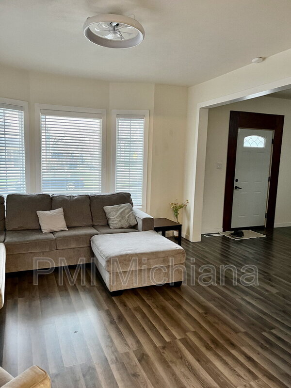 Photo - 924 Sherman Ave