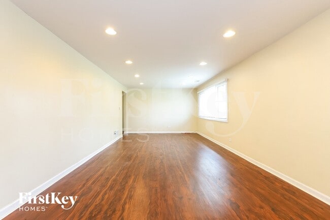 Photo - 5141 Oak Center Dr