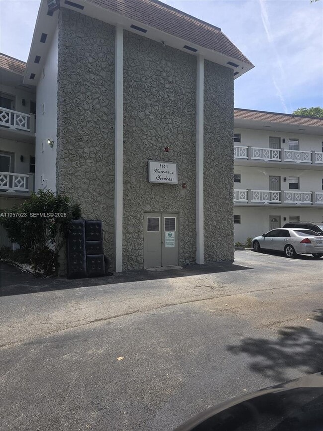 Building Photo - 5151 W Oakland Park Blvd Unit 303