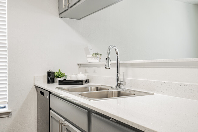 Photo - Harper Apartments
