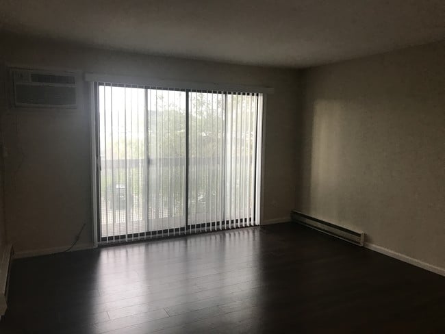 Cubierta de tamaño completo - 5333 Cedar Point Dr Unidad 132F